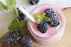 Smoothie protéiné mûre-coco